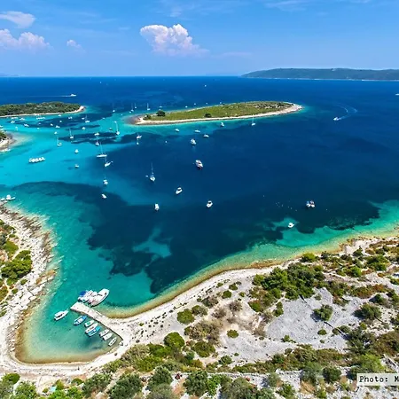 Villa Charming With Sea View And Swimming Pool Trogir