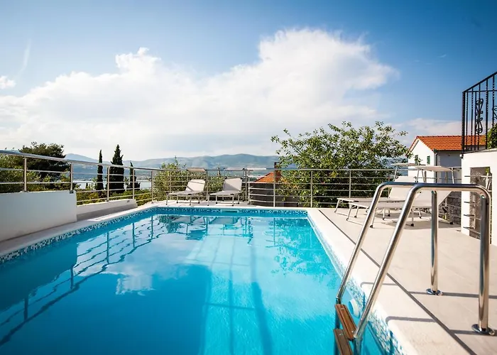 Villa Charming With Sea View And Swimming Pool