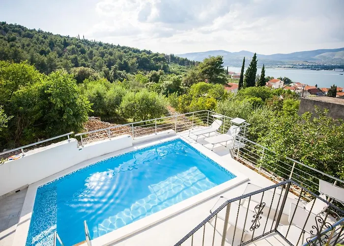 Charming With Sea View And Swimming Pool Βίλα