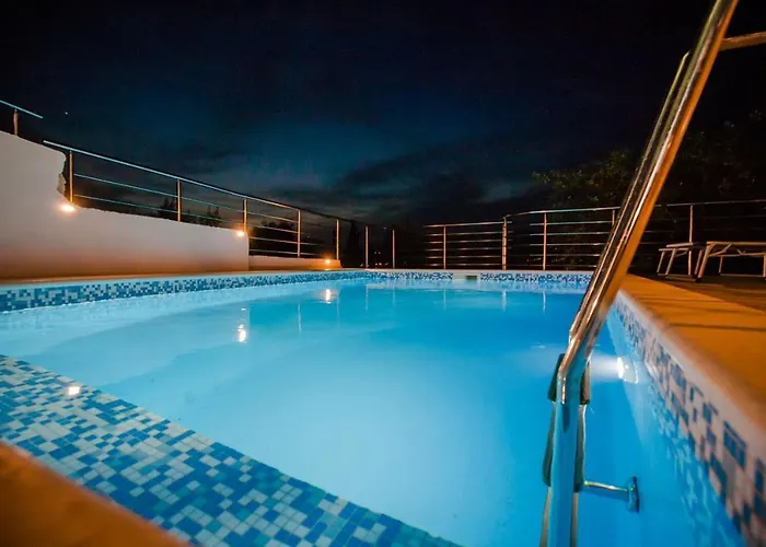 Charming With Sea View And Swimming Pool * Τρογκίρ