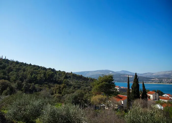 Charming With Sea View And Swimming Pool Τρογκίρ