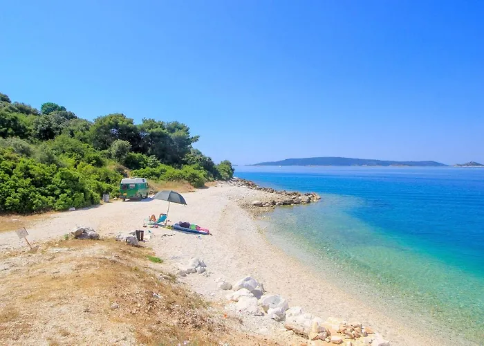 Charming With Sea View And Swimming Pool * Τρογκίρ