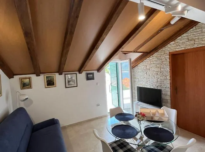 Charming With Sea View And Swimming Pool *