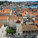 Charming With Sea View And Swimming Pool