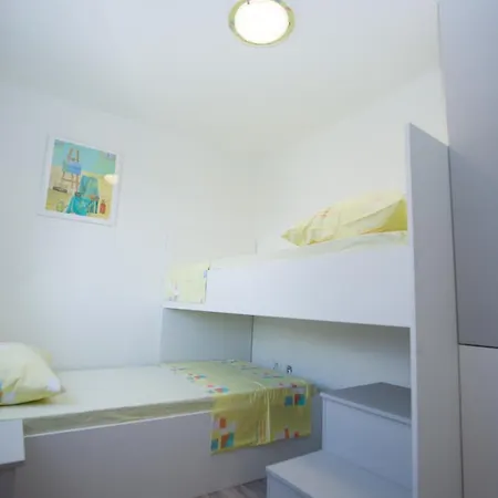 Charming With Sea View And Swimming Pool