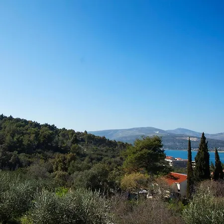 Charming With Sea View And Swimming Pool Trogir