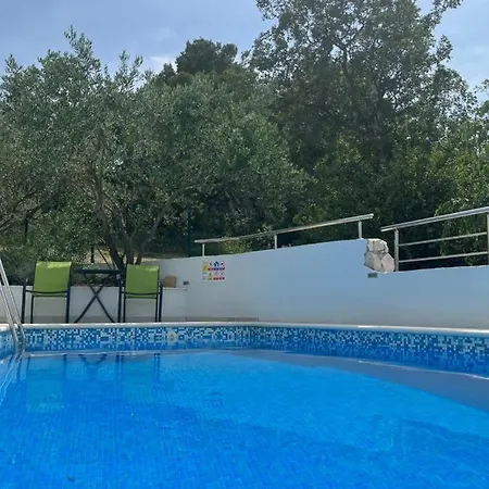 Charming With Sea View And Swimming Pool