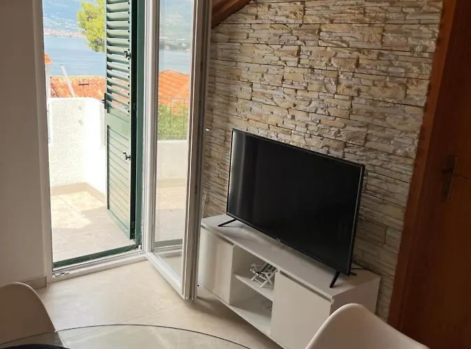 Charming With Sea View And Swimming Pool *